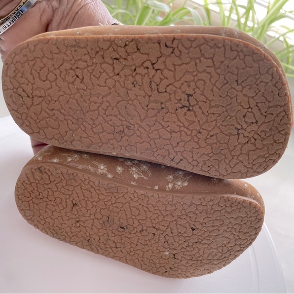 OshKosh B'Gosh Unisex-Child Mula Slipper - Picture 6 of 8